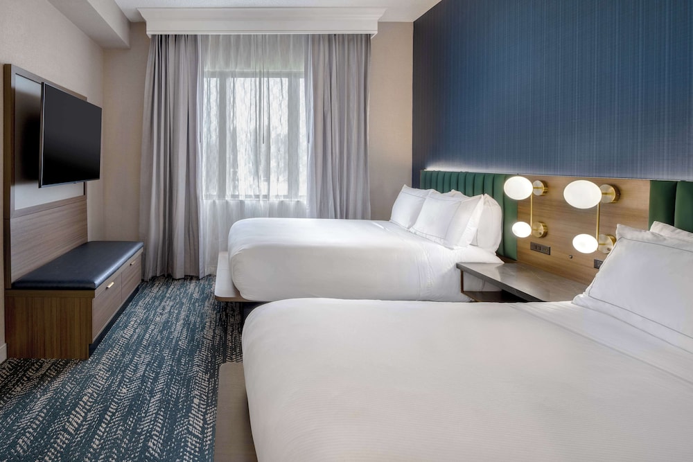 Suite, 2 Double Beds (Falls) - Photo 1