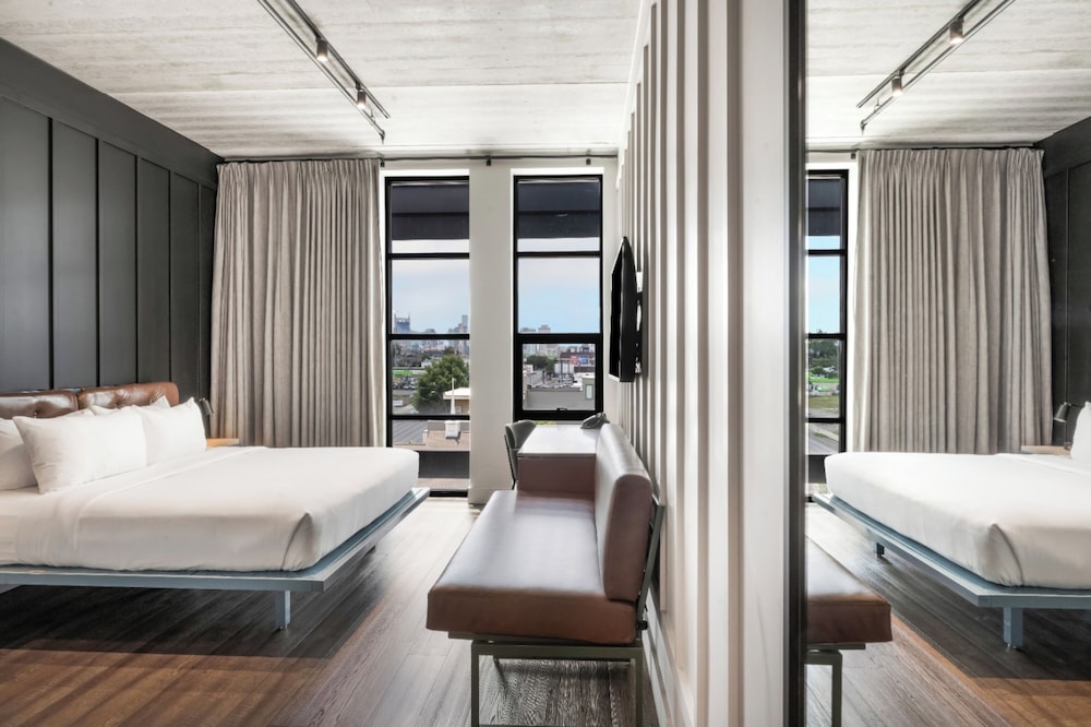 Room, 1 King Bed (Skyline View) - Photo 1
