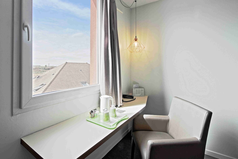 Standard Room, Multiple Beds - Photo 2