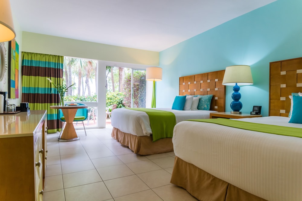 Sun Club Premium Deluxe Ocean Front Double