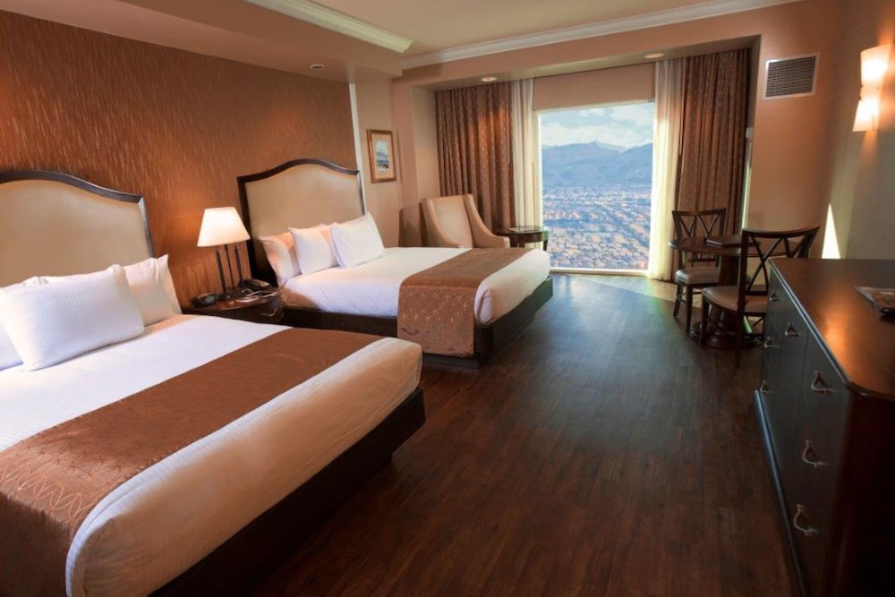 Premium Room, 2 Queen Beds, Non Smoking (Premium View)