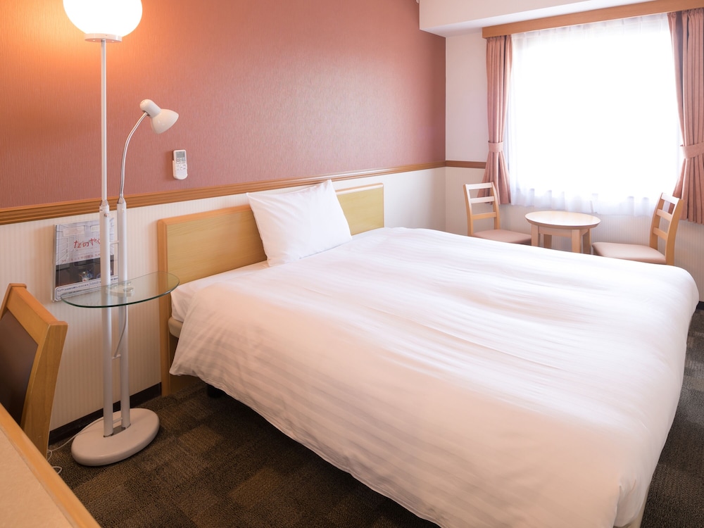 Standard Room, Smoking