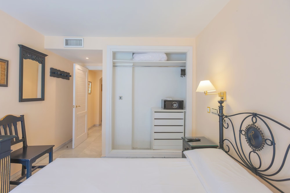 Apartment, 2 Bedrooms, Balcony photo 3