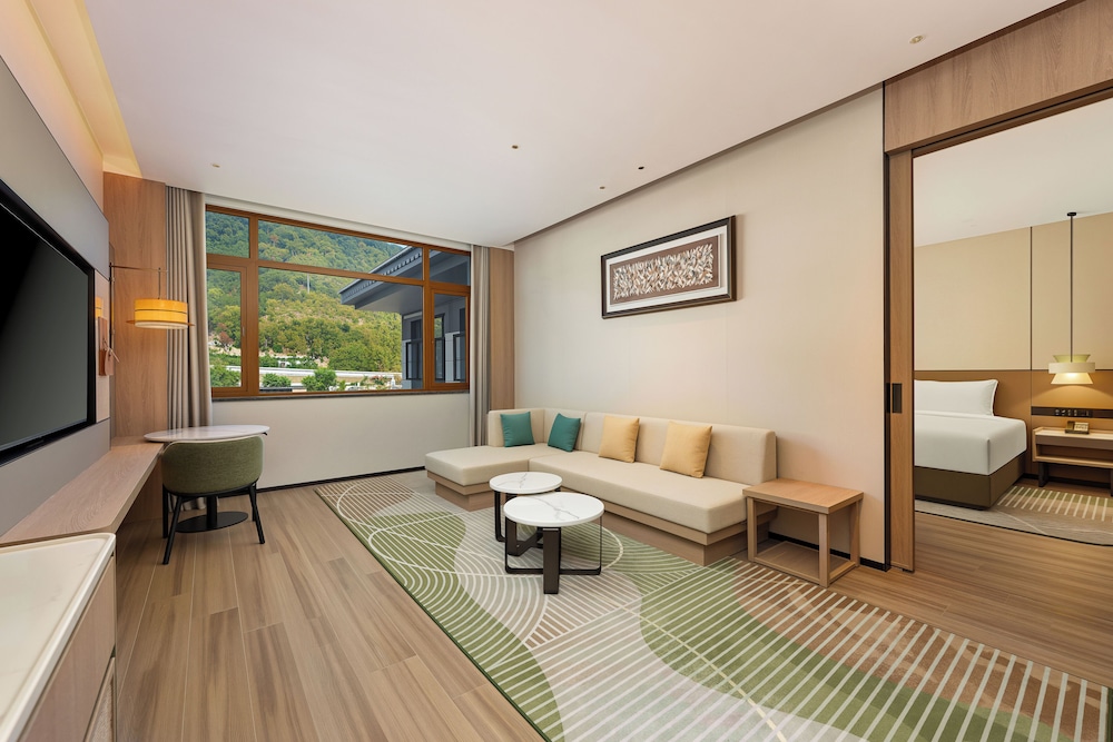 One Bedroom Premium Suite