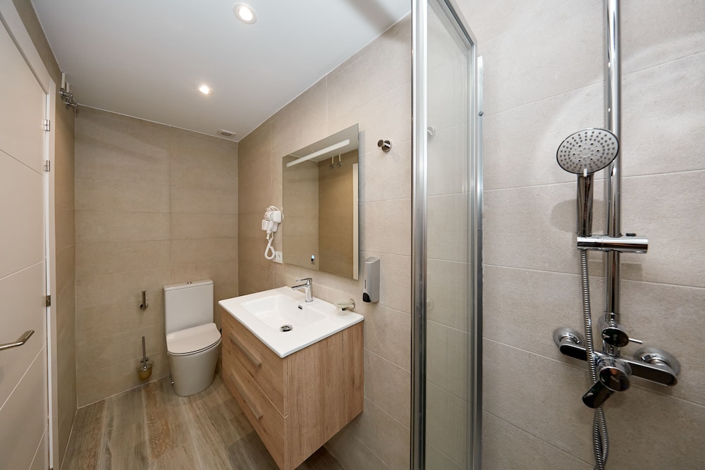Superior Double or Twin Room - Photo 4