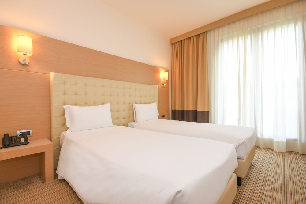Classic Double or Twin Room - Photo 4