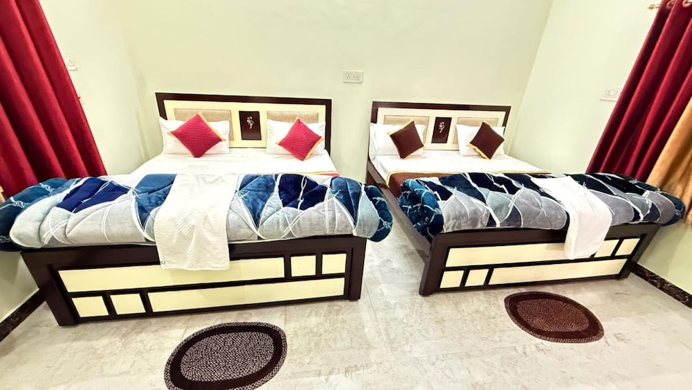 Deluxe Quadruple Room, City View