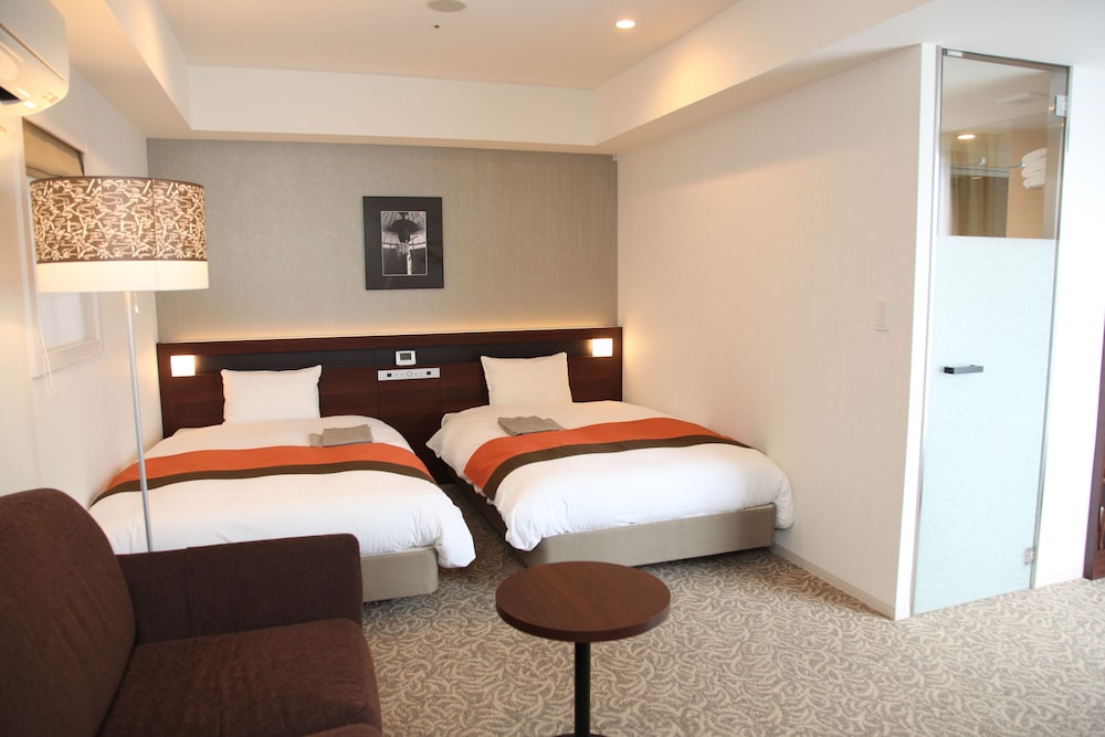 Premium Twin Room photo 2