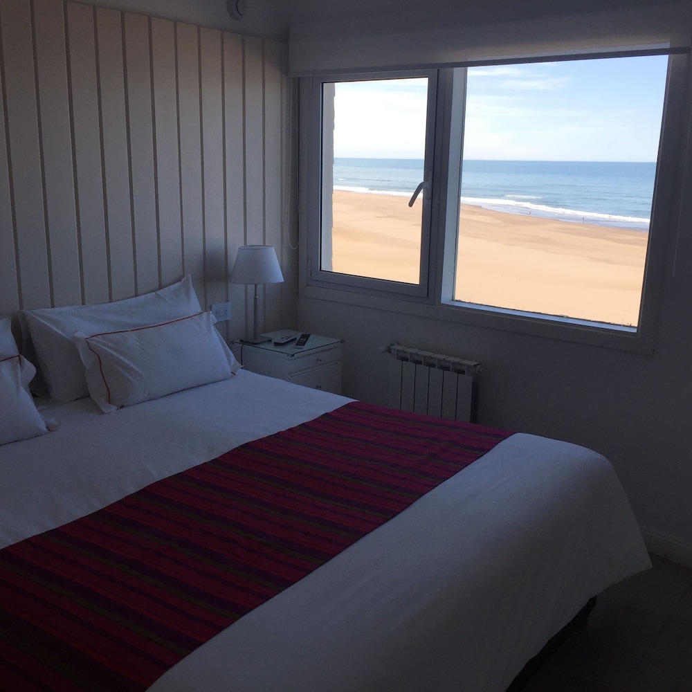 Deluxe Apartment, 1 King Bed, Terrace, Sea View photo 1