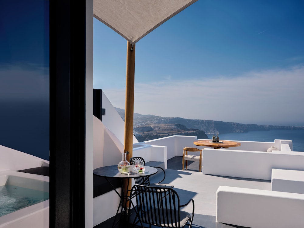 Rocca Cave with Caldera View & Outdoor Hot Tub - Photo 8