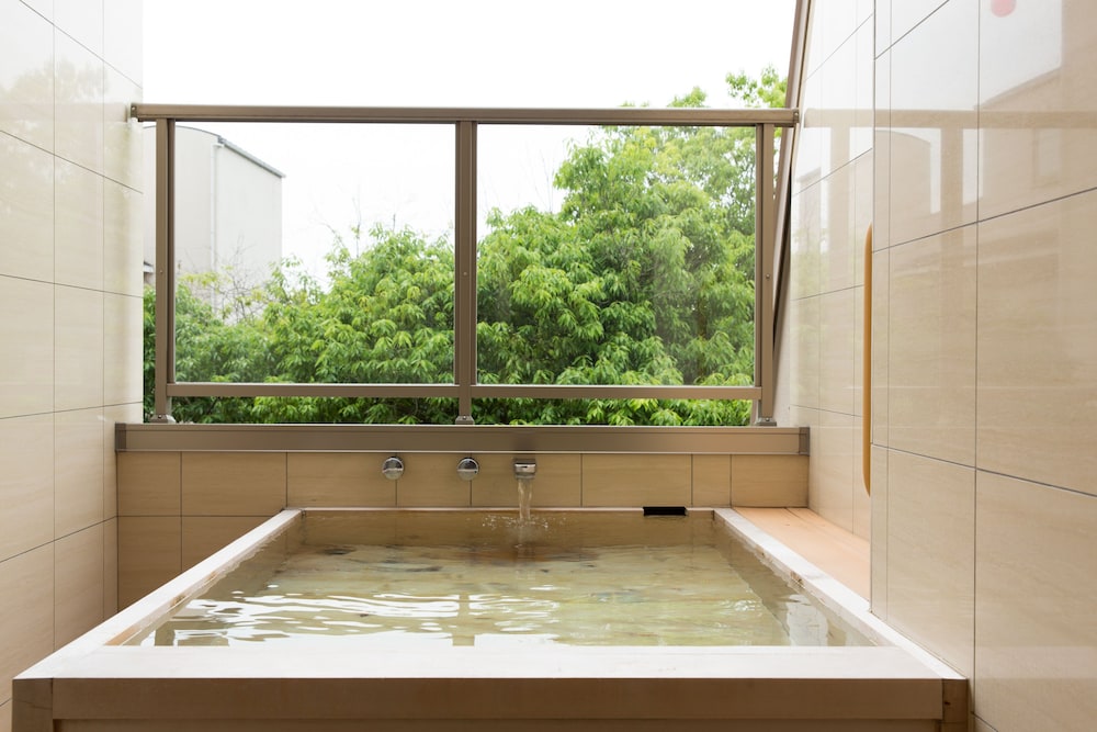 Japanese-Western Style Room (with oak 3F), Non Smoking, Open-Air Hot Spring Bath photo 3