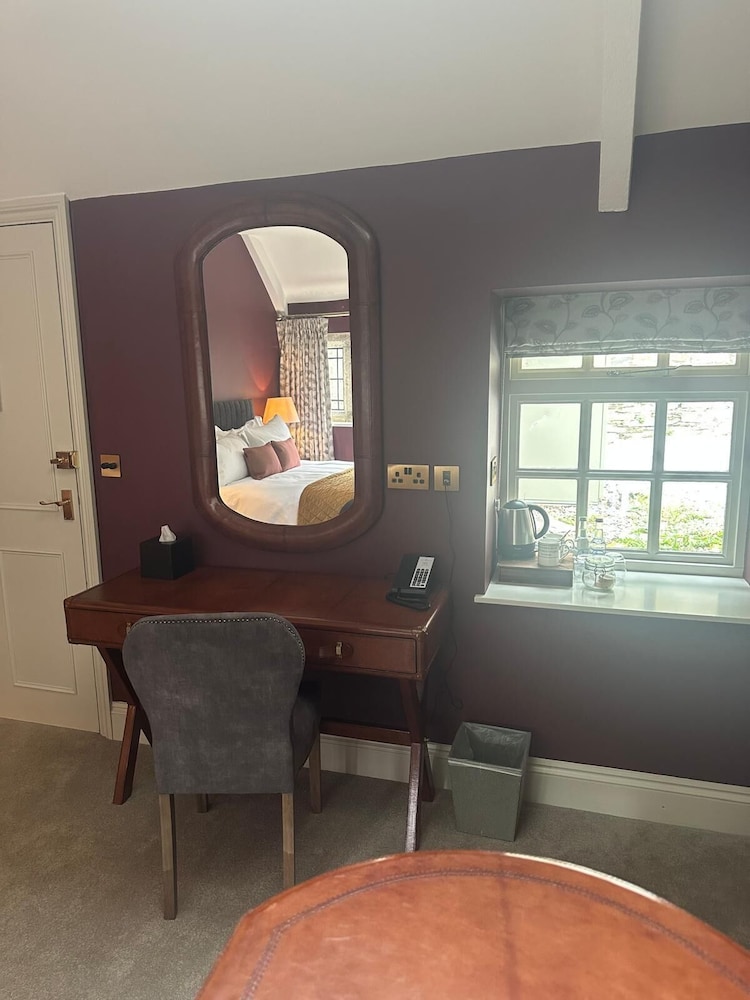 Lewtrenchard Manor, Photo 5
