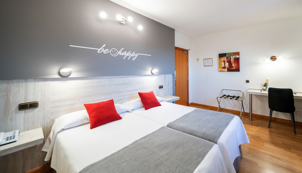 Standard Double or Twin Room, 1 Bedroom, Accessible photo 2