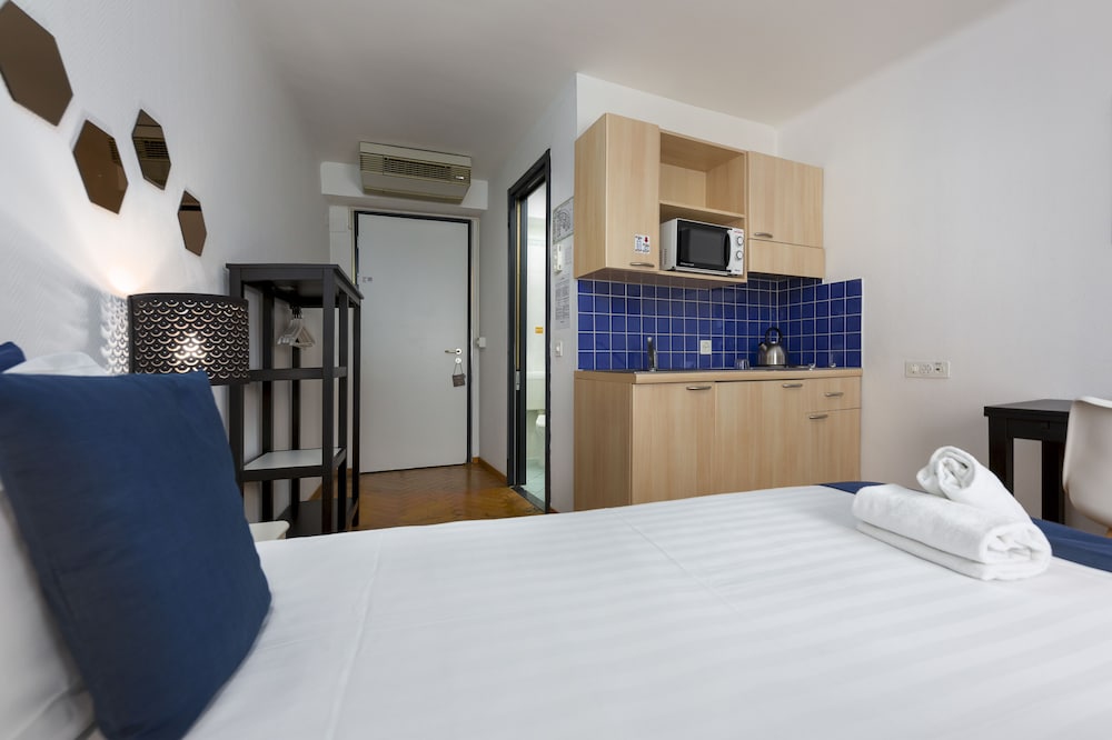Classic Single Room, 1 Twin Bed, Lake View thumbnail 5