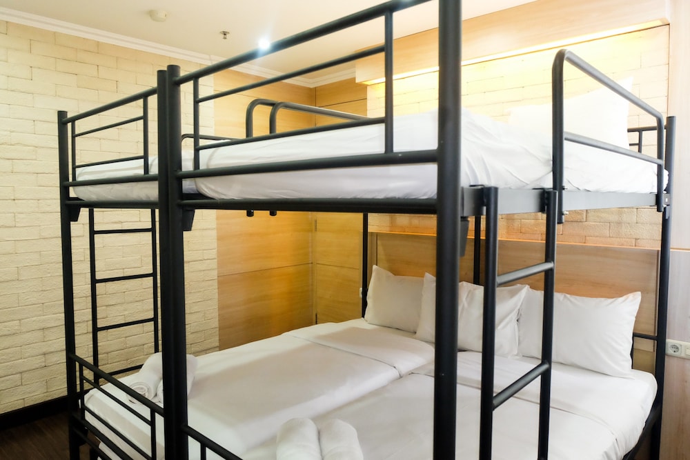 Room - Photo 1