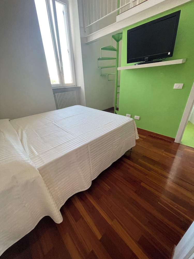 Elite Room