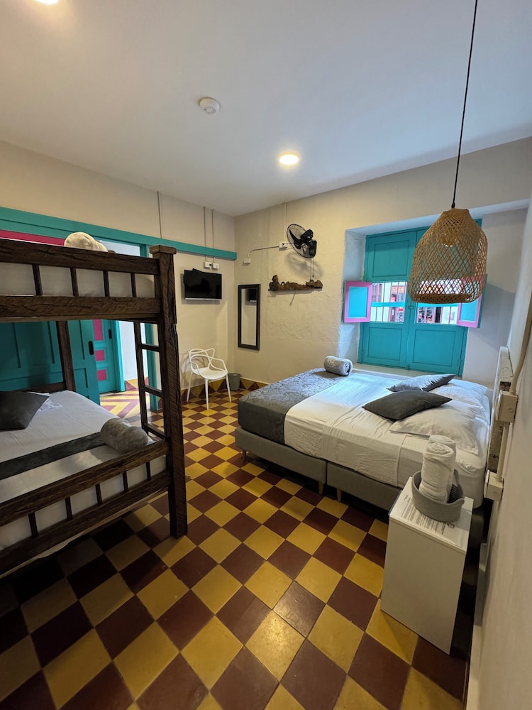 Traditional Quadruple Room photo 3