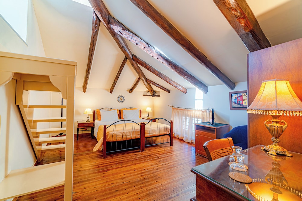 Superior Double or Twin Room, Patio, Sea View photo 2
