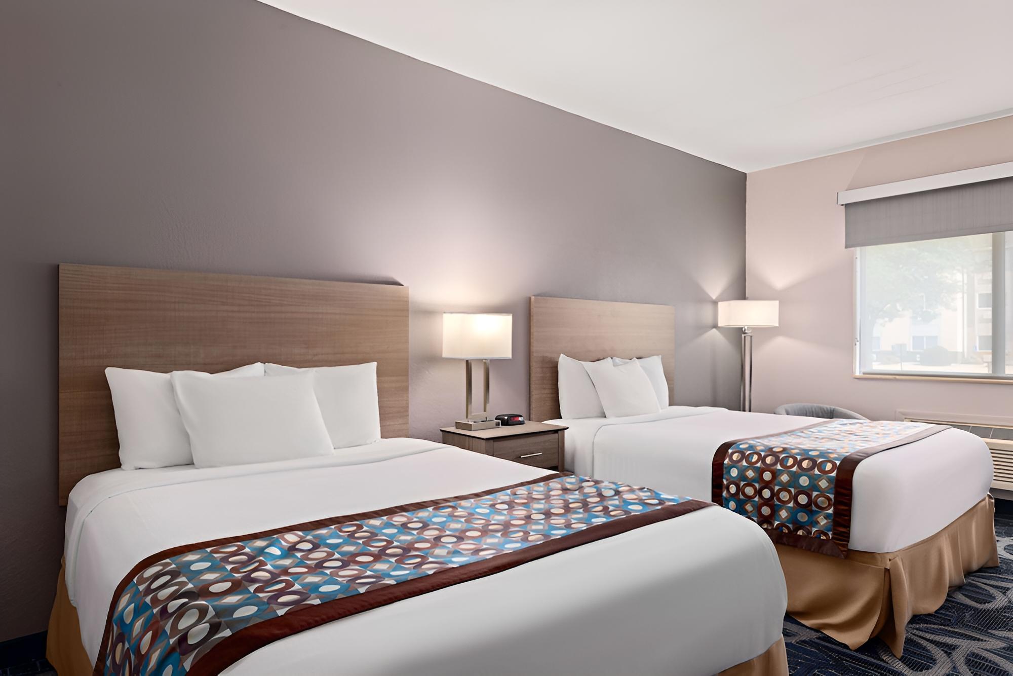 Room, 2 Queen Beds, Non Smoking - Photo 4