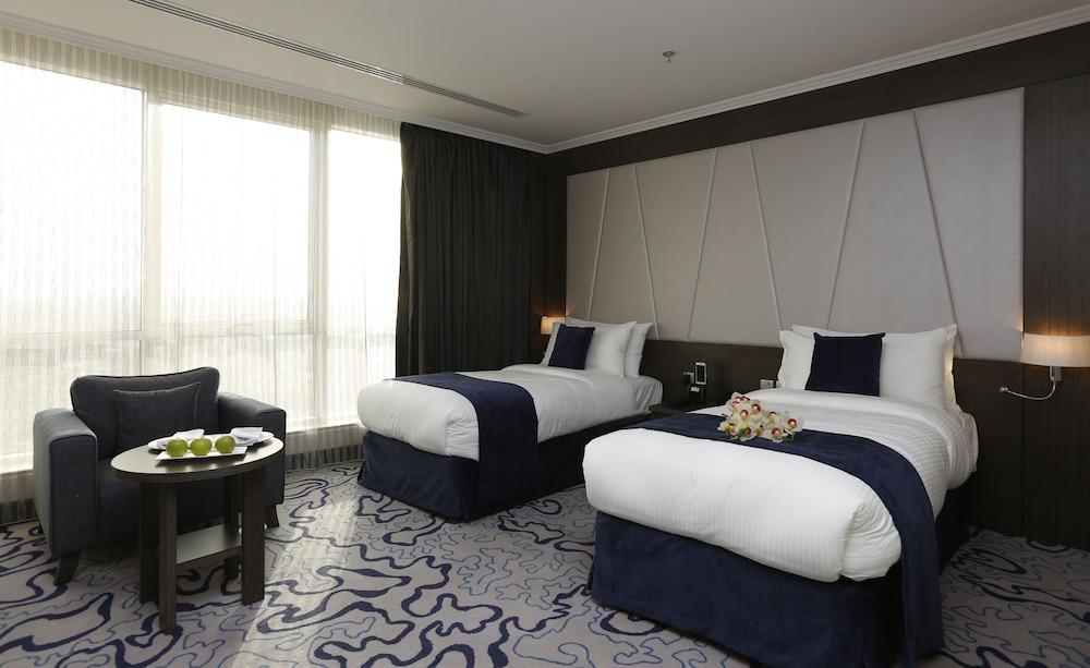 Executive Twin Room, 2 Twin Beds, City View (Executive Twin Room) thumbnail 5