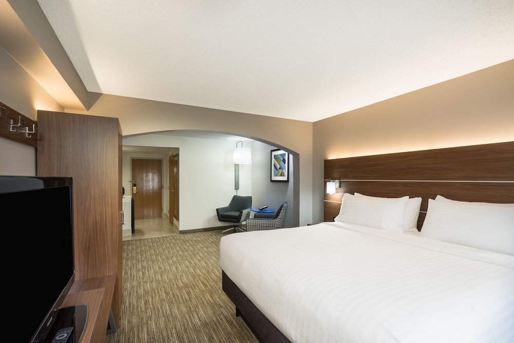 Standard Room, 1 King Bed, Accessible (Mobility) photo 1