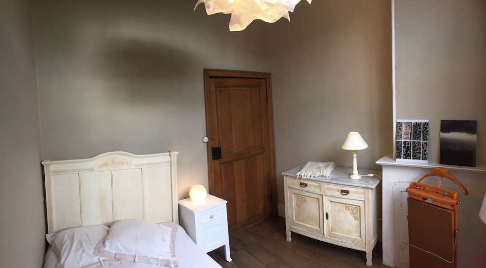 Basic Single Room, 1 Large Twin Bed (La Mignone) photo 1