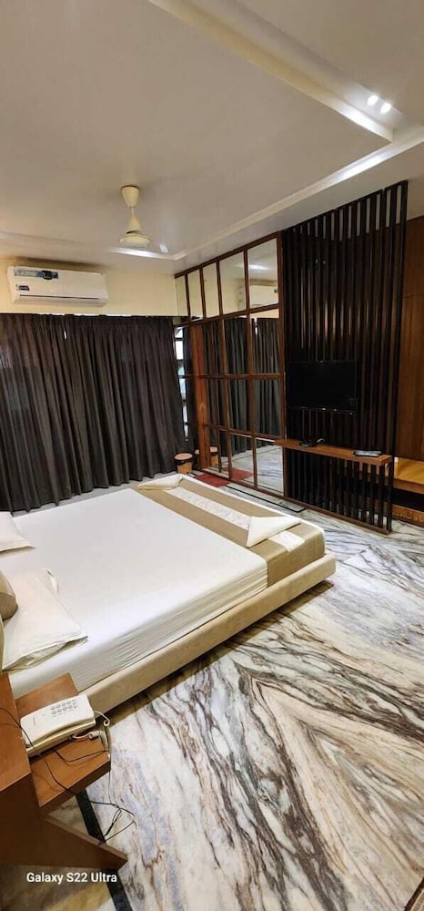 Deluxe Room - Photo 3