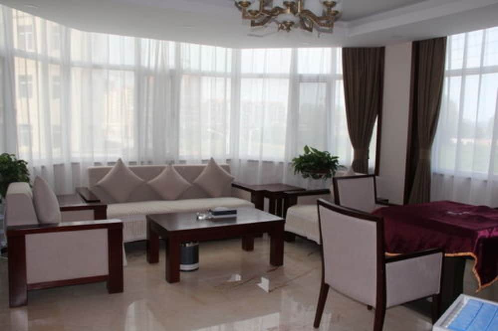 Deluxe Suite