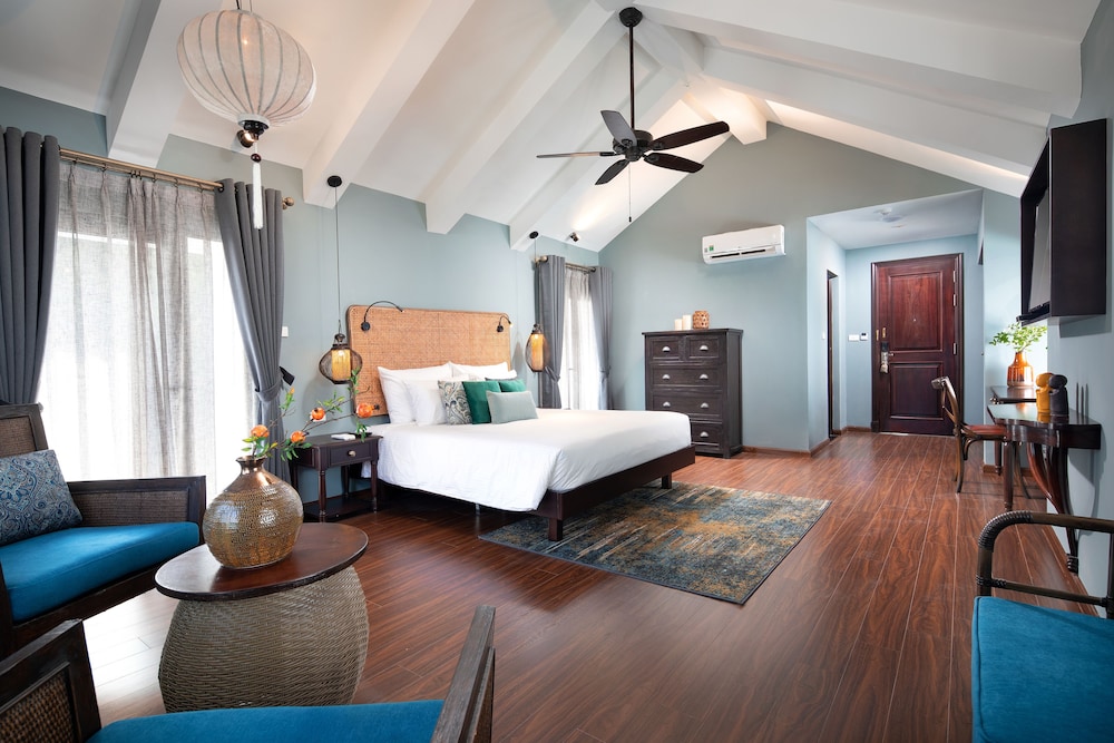 Attic Suite, Garden View