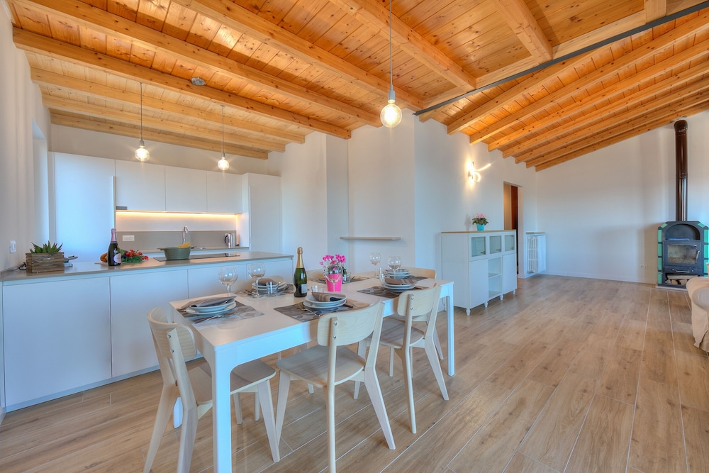 Family House, Multiple Beds, 2 Bathrooms (San Zeno Di Montagna 1 Lake View &) photo 2