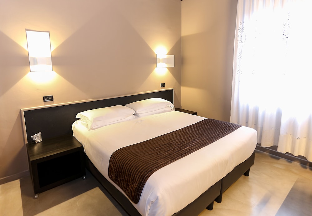 Double or Twin Room photo 1
