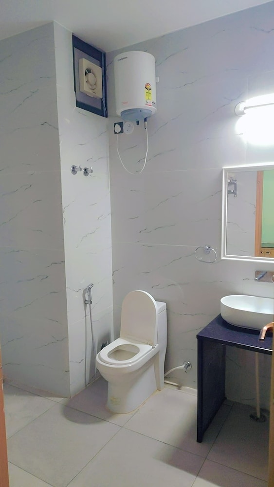 Luxury Double Room, Balcony, City View photo 2