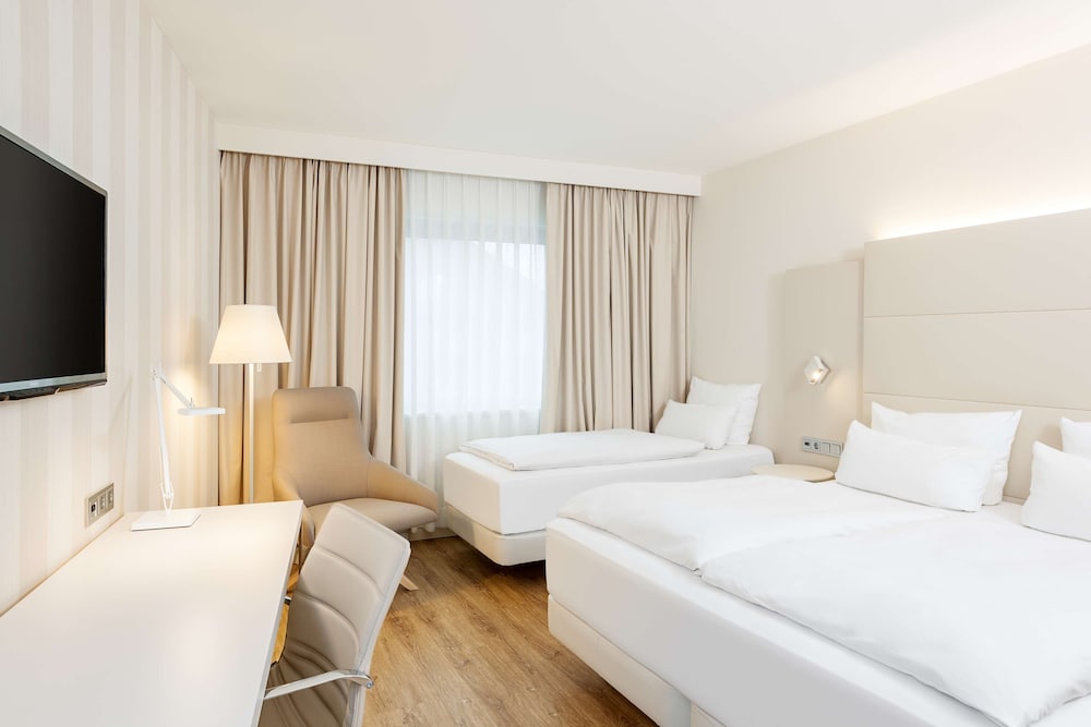 Superior Room (Extra Bed 2 adults + 1 child) - Photo 1