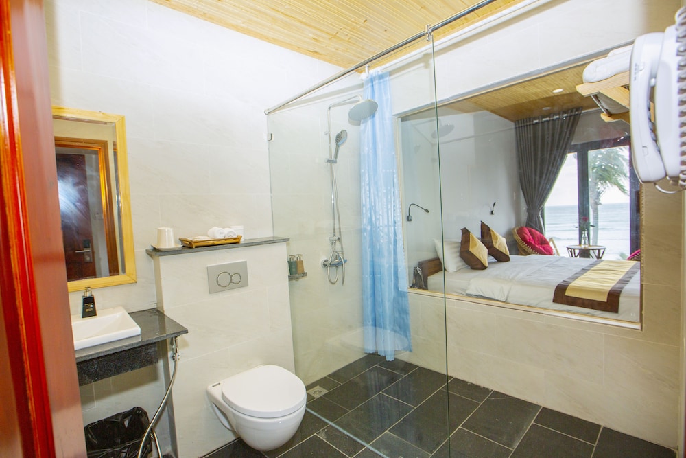 Deluxe Double Room, 1 King Bed photo 3