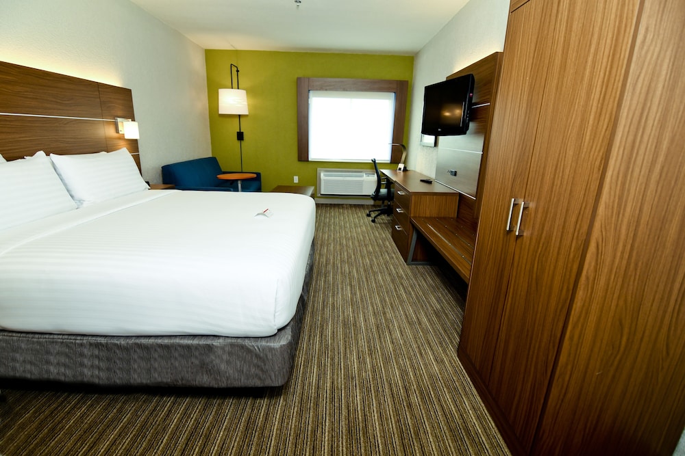 Standard Room, 1 King Bed with Sofa bed - Photo 8