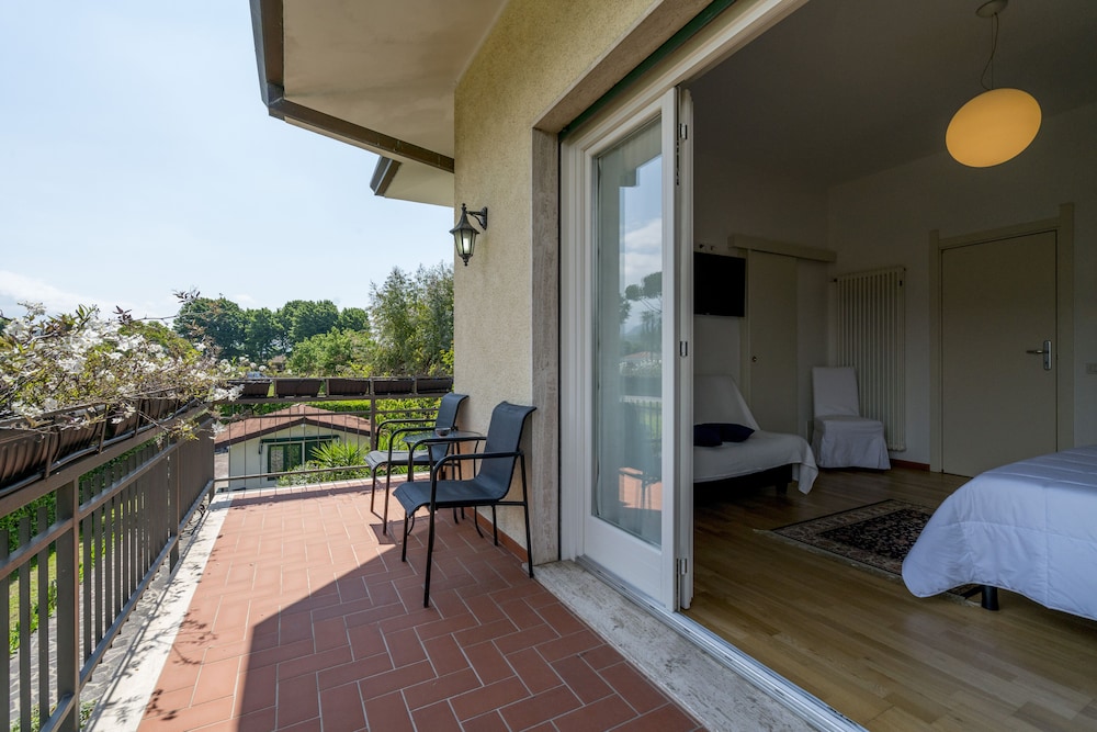 Classic Double Room, Garden View photo 3