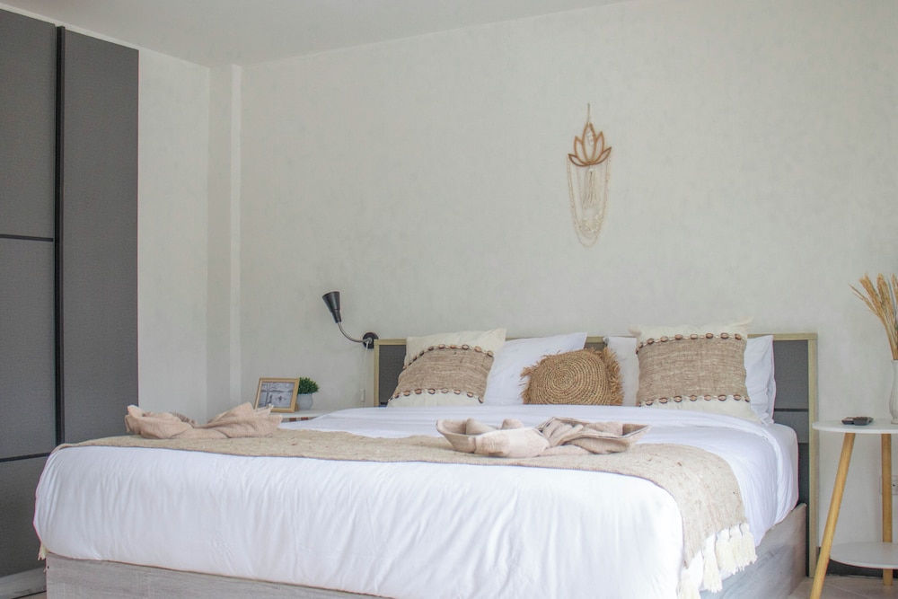 Standard Double Room, Balcony - Photo 7