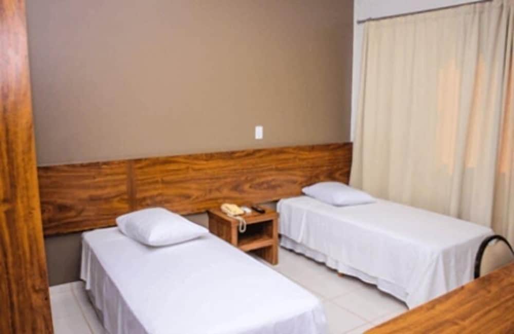 Deluxe Twin Room photo 3