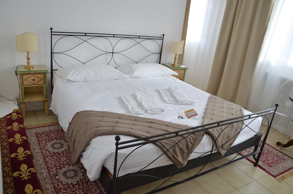 Deluxe Double or Twin Room photo 1