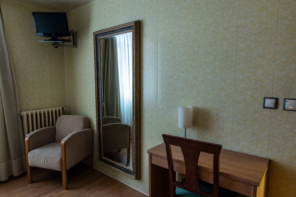 Economy Double Room, 1 Double Bed photo 2