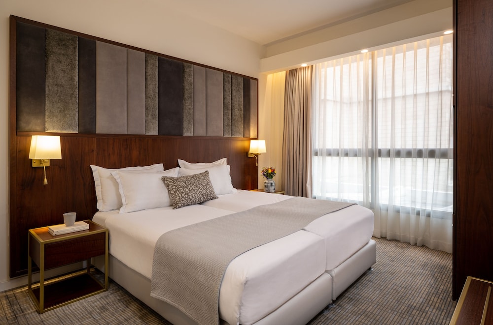Premium Suite, 1 Bedroom, Balcony, City View photo 3
