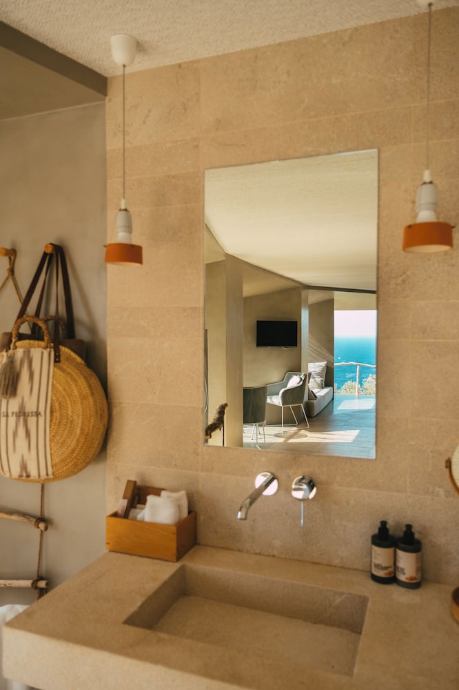 Deluxe Suite, Sea View photo 3