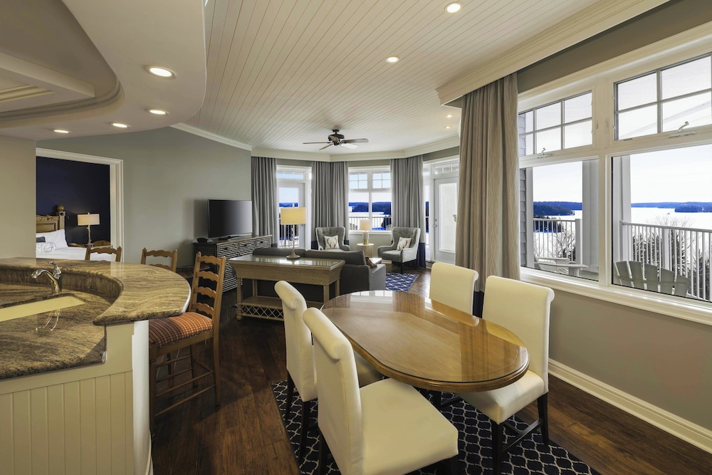 Junior Suite, 2 Bedrooms, Balcony, Lake View - Photo 13
