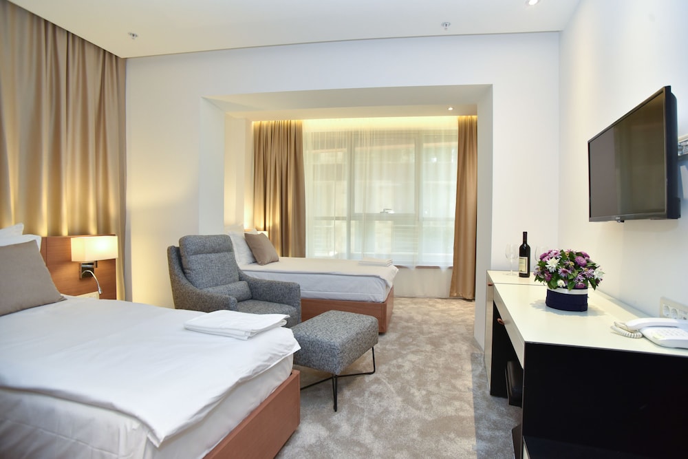 Family Apartment, Multiple Beds, Accessible photo 2