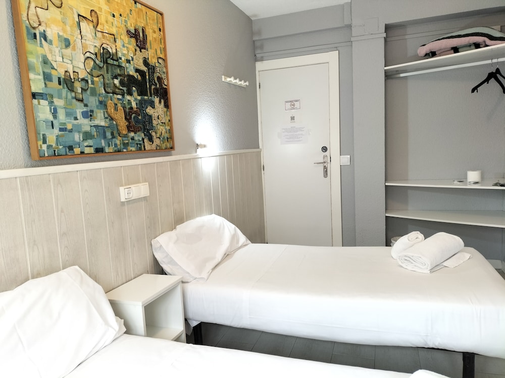 Twin Room, Shared Bathroom