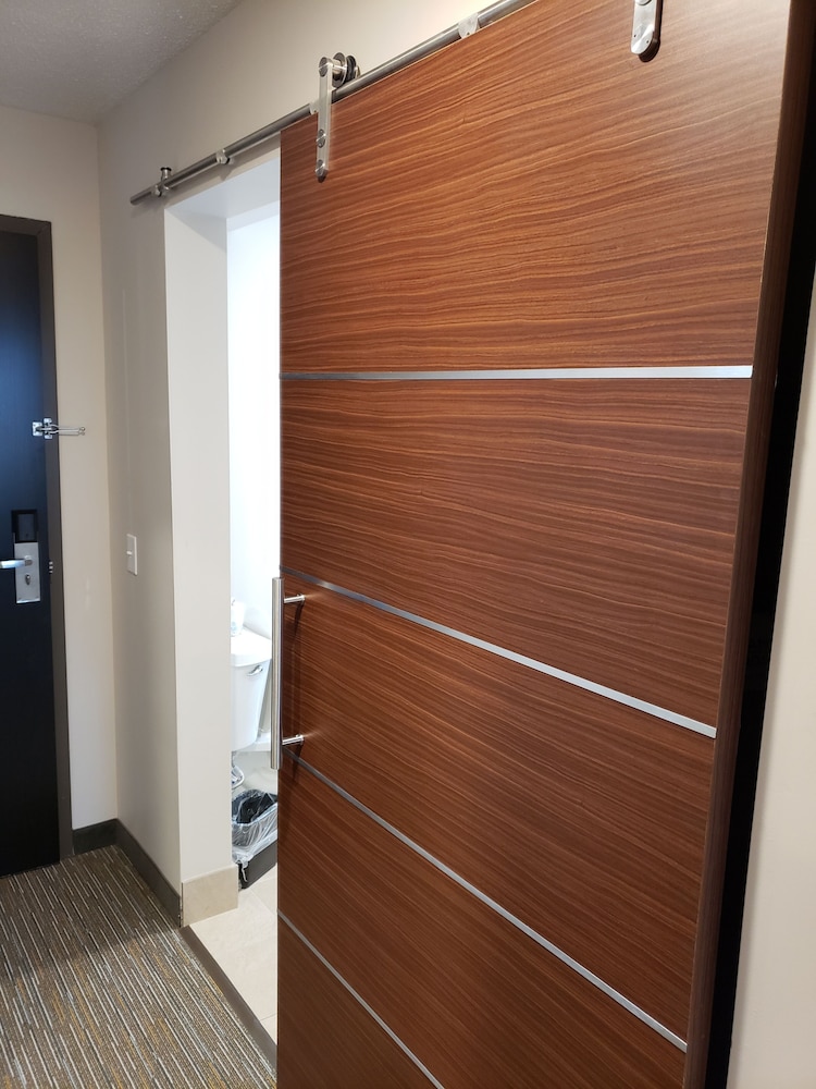Deluxe Room, 2 Queen Beds, Accessible, Non Smoking (Bathtub) - Photo 4