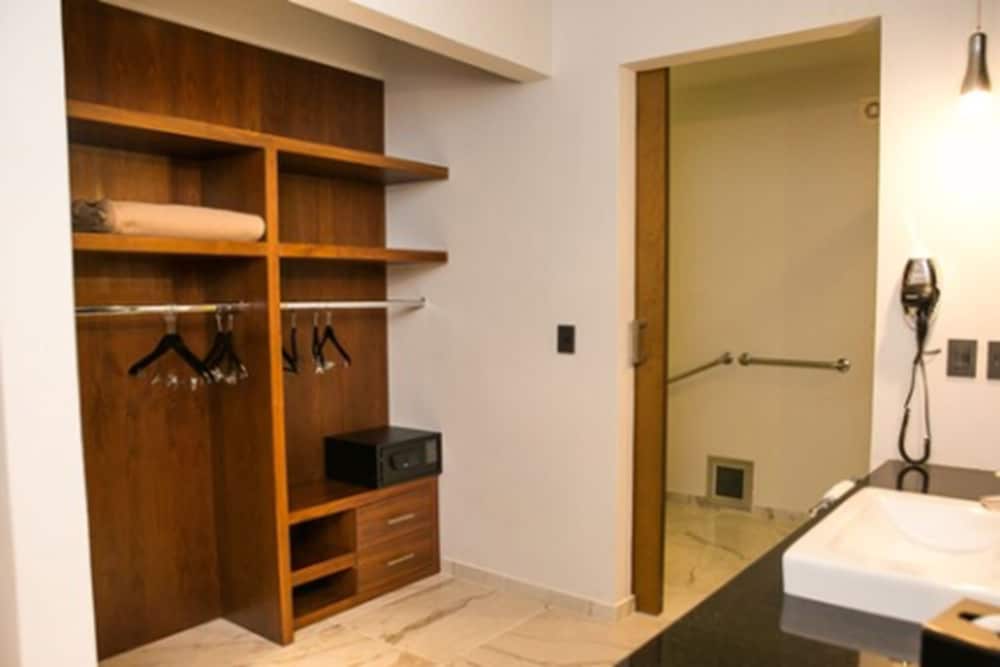 Traditional Villa, 1 Bedroom, Courtyard Area photo 2