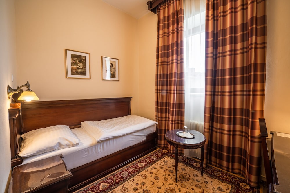 Single Room (Small)