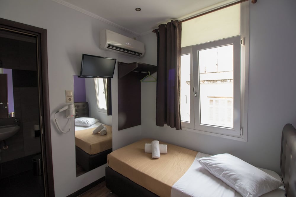 Basic Single Room photo 3