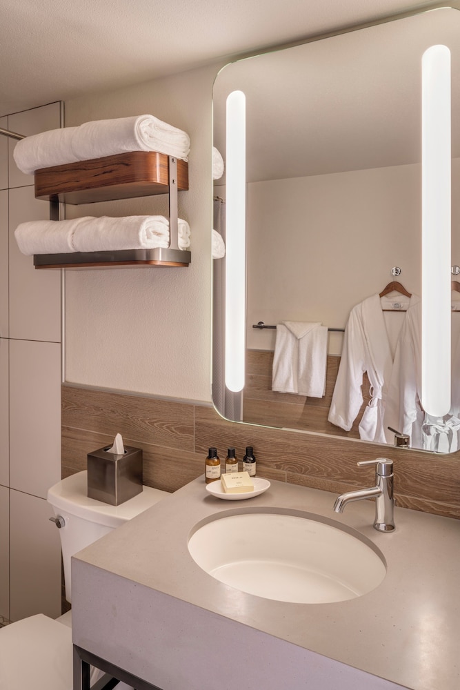 Zimmer – 2 Queensize-Betten, Harbor View thumbnail 6